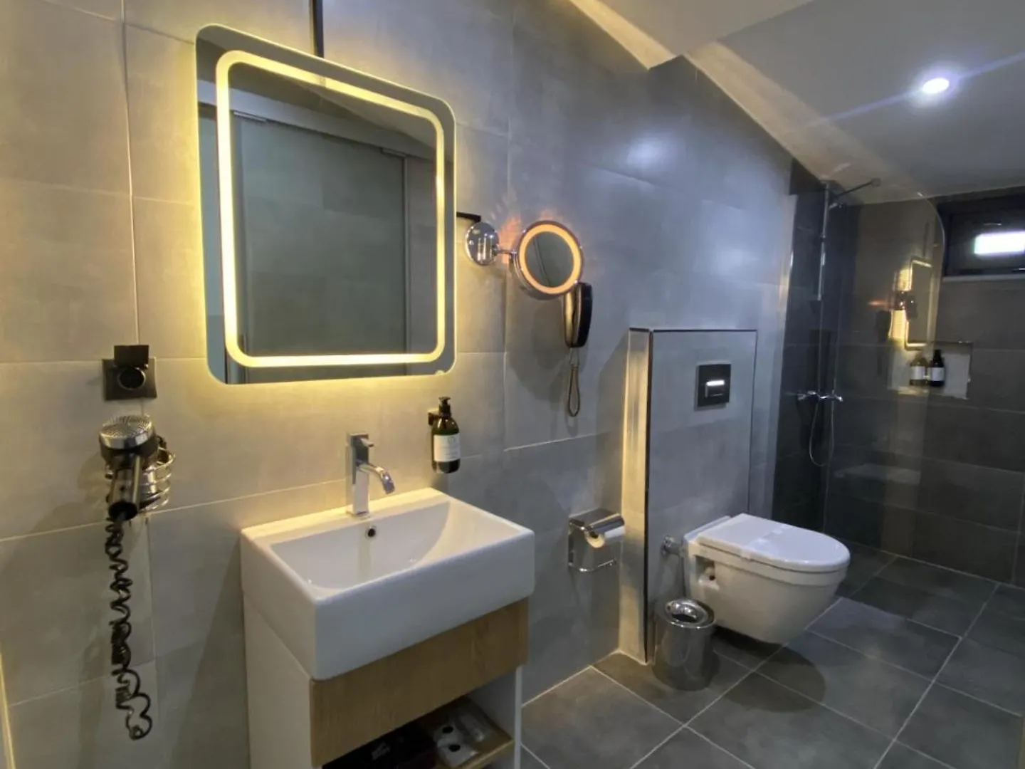 Gardenmode Airport Hotel Tasoluk 3*,