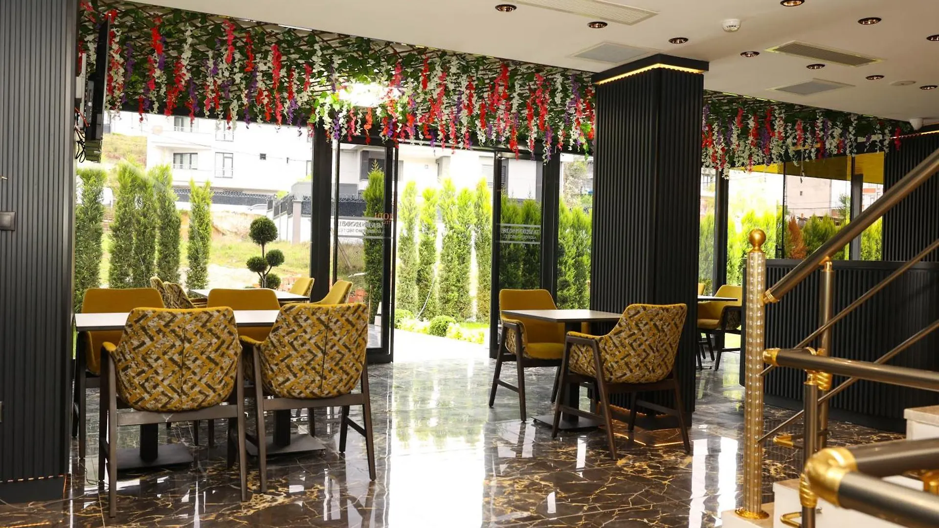 Gardenmode Airport Hotel Tasoluk