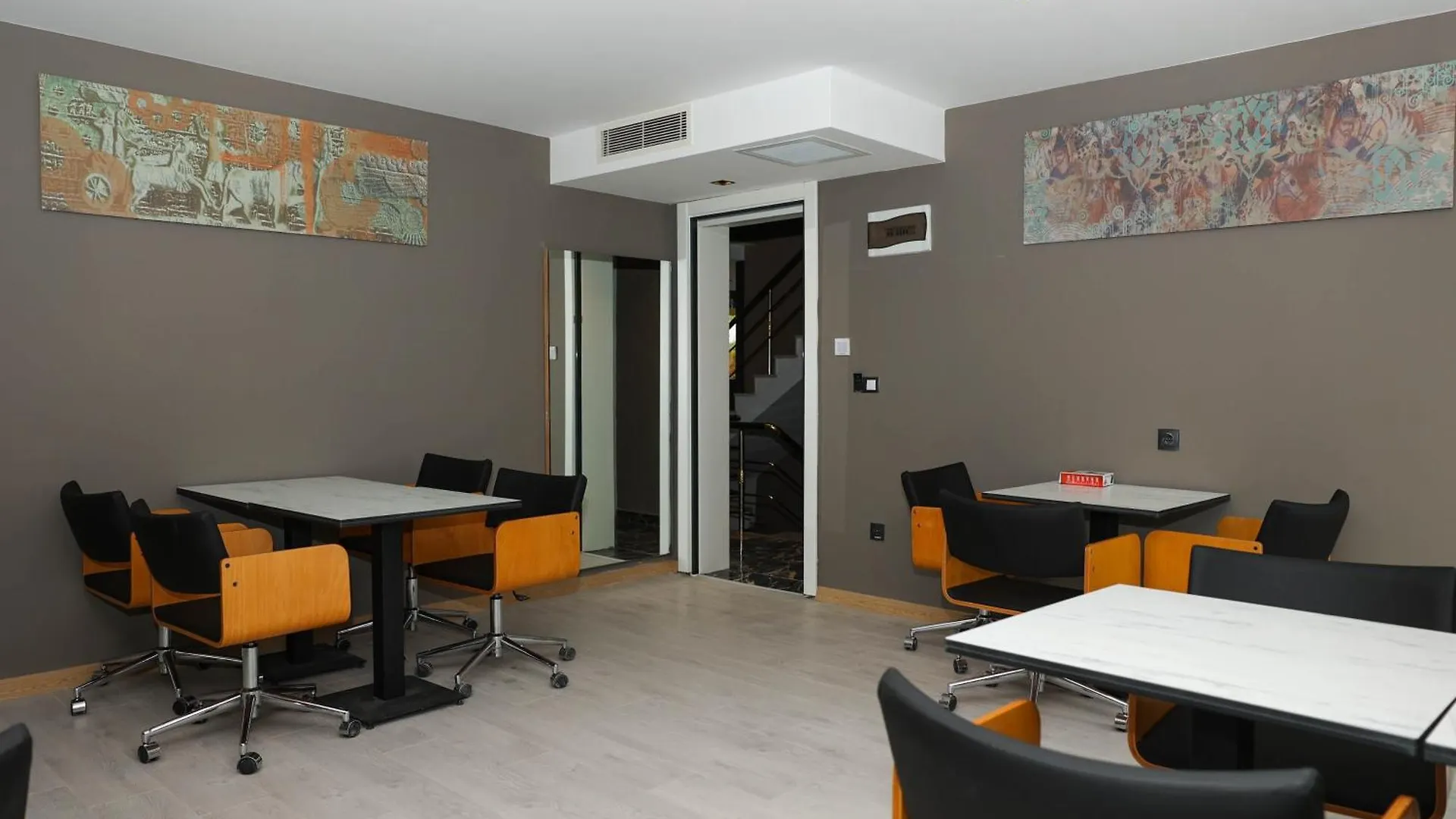 Gardenmode Airport Hotel Tasoluk 3*,