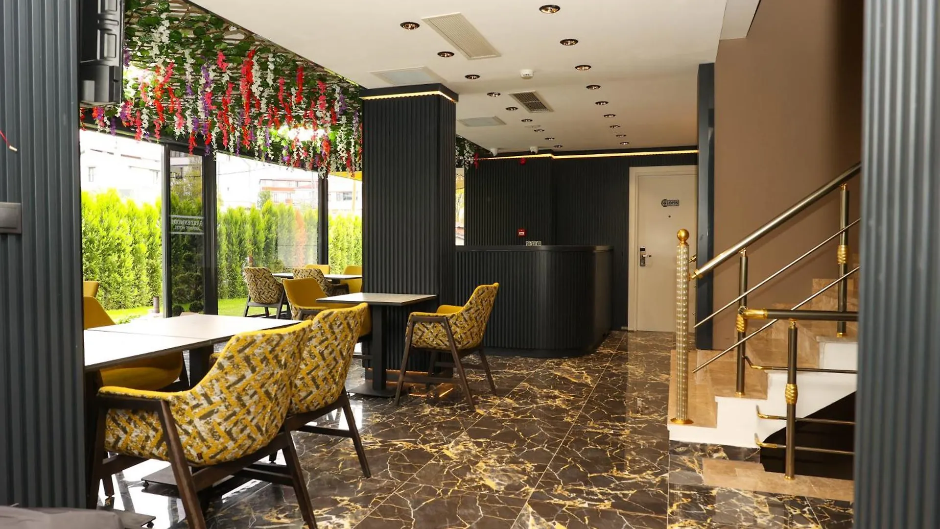 Gardenmode Airport Hotel Tasoluk