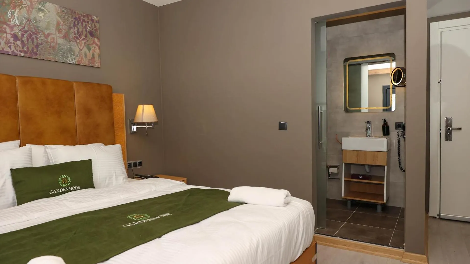 Gardenmode Airport Hotel Tasoluk 3*,